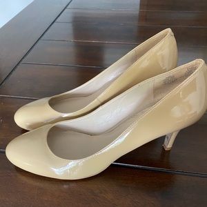 Nine West size 9 heels